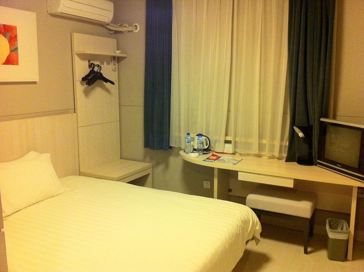 Jinjiang Inn - Wuhan Ziyang Road Екстериор снимка