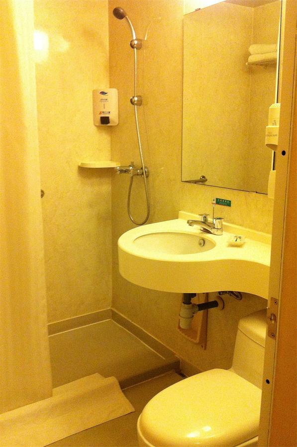Jinjiang Inn - Wuhan Ziyang Road Екстериор снимка